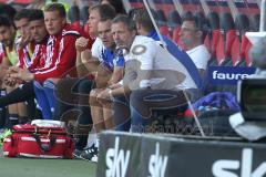 1. Bundesliga - Fußball - FC Ingolstadt 04 - VfL Wolfsburg -  Sportdirektor Thomas Linke (FCI)  auf der Bank
