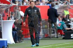 1. Bundesliga - Fußball - FC Ingolstadt 04 - VfL Wolfsburg -  Cheftrainer Ralph Hasenhüttl (FCI) nervös