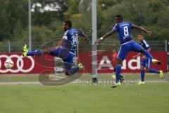 1. Bundesliga - Testspiel - Fußball - FC Ingolstadt 04 - FC Al-Wahda - 1:1 - Marvin Matip (34, FCI) und Roger de Oliveira Bernardo (8, FCI) Sprung