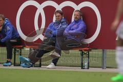 1. Bundesliga - Testspiel - Fußball - FC Ingolstadt 04 - FC Al-Wahda - 1:1 - Cheftrainer Ralph Hasenhüttl (FCI) und Sportdirektor Thomas Linke (FCI)  schauen wortlos zu