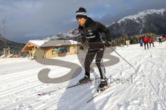 1. Bundesliga - Fußball - FC Ingolstadt 04 - Winterpause Training - Langlauf in Seefeld - erste Versuche Elias Kachunga (25, FCI)