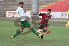 Regionalliga Bayern - FC Ingolstadt 04 II - 1. FC Schweinfurt 05 - rechts Thomas Blomeyer (18) zieht ab