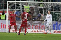 1. BL - Saison 2016/2017 - FC Ingolstadt 04 - FC Augsburg - De 0:1 Treffer von Augsburg - Marvin Matip (#34 FCI) - Lezano Farina,Dario (#37 FCI) - Martin Hansen Torwart(#35 FCI) - Foto: Meyer Jürgen