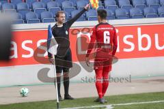 2. Bundesliga - Fußball - MSV Duisburg - FC Ingolstadt 04 - Alfredo Morales (6, FCI) Streit mit Linienrichter