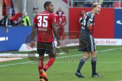 2. BL - Saison 2018/2019 - FC Ingolstadt 04 - SC Paderborn 07 - Marco Knaller Torwart (#16 FCI) schreit seine Abwehr an  - Charlison Benschop (#35 FCI) - Foto: Meyer Jürgen