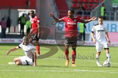 2. BL - Saison 2018/2019 - FC Ingolstadt 04 - SC Paderborn 07 - Charlison Benschop (#35 FCI) mit der Entscheidung vom Schiedrichter nicht zufrieden - Foto: Meyer Jürgen