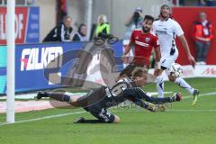 2. BL - Saison 2018/2019 - FC Ingolstadt 04 - SC Paderborn 07 - Marco Knaller Torwart (#16 FCI) hält den Ball nicht - Foto: Meyer Jürgen