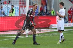 2. BL - Saison 2018/2019 - FC Ingolstadt 04 - SC Paderborn 07 - Marco Knaller Torwart (#16 FCI) schreit seine Abwehr an  - Foto: Meyer Jürgen