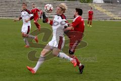 Regionaliga - FC Ingolstadt II - SV Heimstetten - Leon Jesson #3 weiss FC Ing.II - Ünver Memis #11 rot Heimstetten - Foto: Jürgen Meyer