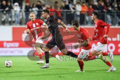 3. Liga; TSV Havelse - FC Ingolstadt 04; Angriff Max Besuschkow (17, FCI) Düker Julius (10 Havelse) Riedel Florian (39 Havelse) Boujellab Nassim (19 Havelse) jagen ihn