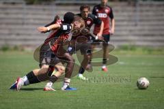 A-Junioren Bundesliga  - Saison 2026/27 - A-Junioren - FC Ingolstadt 04 - Jahn Regensburg - Hakim Issifu weiss Regensburg - Luca Stark rot FCI - Foto: Meyer Jürgen