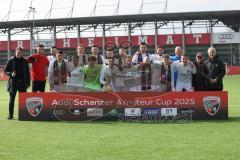 AUDI - Schanzer Amateur Cup - Finale- Saison 2024/25 - SV Hundszell - SV Menning - 1. Sieger - SV Hundszell - Alexander Zelzer AUDI links - Lukas Fröde (Nr.34 - FCI) - Werner Roß rechts - Jubel - Foto: Meyer Jürgen