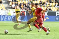 3. Liga; Alemannia Aachen - FC Ingolstadt 04; Zweikampf Kampf um den Ball Mads Borchers (9, FCI) Meyer Felix (4 AA)
