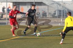 Bezirksfreundschaftsspiel - Saison 2024/25- TSV Gaimersheim - TSV Allershausen - Nico von Swiontek Brzezinski (Nr.17 - TSV Gaimersheim) - Maciej Machi rot Allershausen - Marcel Zach Torwart Allershausen - Foto: Meyer Jürgen