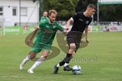 Bezirksliga - Saison 2025/26 - FC Gerolfing - VFR Garching - Max Seitle grün Gerolfing - Leon Fellner schwarz Garching - Foto: Meyer Jürgen