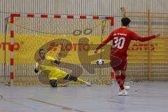 Lotto Bayern Hallencup - Lindenkreuzhalle Saison 2024/25 - FC Deisenhofen - Türk SV Ingolstadt - 6 meter schiessen - Ahmet Altay rot Türk SV Ing. - Florian Fink TW Deisenhofen - Foto: Meyer Jürgen