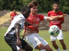 *Bayernliga Nord - Saison 2026/27 - FC Ingolstadt 04 II - FSV Stadeln - Omotolani Sherif Oladosu (Nr.15 - FCI II) - Luca Pulkrabek rot Stadeln - Foto: Meyer Jürgen