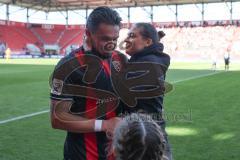 3. Liga - Saison 2024/25 - FC Ingolstadt 04 - SV Wehen Wiesbaden - Pascal Testroet (Nr.37 - FCI) wird ausgewechselt -  Cheftrainerin Sabrina Wittmann (FCI) - Foto: Meyer Jürgen