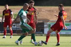 Freundschaftsspiel- Saison 2025/26- SV Kasing - FC Geisenfeld-  - Stefan Hoffmann grün Geisenfeld - Marius Magdic mitte rot Kasing - Martin Oblinger rot rechts Kasing - Foto: Meyer Jürgen