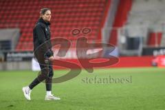 3. Liga; FC Ingolstadt 04 - TSG Hoffenheim II; Sieg Jubel Freude 3:2, Spieler bedanken sich bei den Fans Cheftrainerin Sabrina Wittmann (FCI)