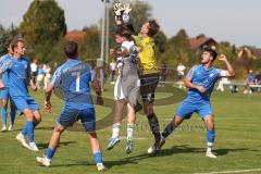 Kreisliga- Saison 2024/25- SV Hundszell - SV Kasing -  - Noah Kamenjasevic weiss Kasing - Frederik Bezdeka Torwart Hundszell - Foto: Meyer Jürgen