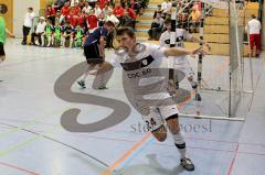 Futsalturnier in Manching - Endspiel Tus Geretsried - SV Erlbach - Popp Christoph #24 zum 4:1 - Foto: Jürgen Meyer