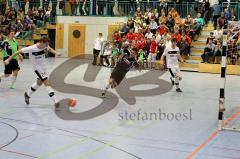 Futsalturnier in Manching - Endspiel Tus Geretsried - SV Erlbach - Popp Christoph #24 zum 4:1 - Filan Ibro (dunkel Geretsried - Foto: Jürgen Meyer