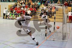 Futsalturnier in Manching - Endspiel Tus Geretsried - SV Erlbach - Popp Christoph #24 zum 4:1 - Foto: Jürgen Meyer