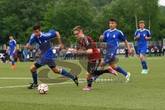 A-Junioren Bayernliga U19 - FC Ingolstadt 04 - FC Deisenhofen - Mario Götzendörfer im Zweikampf  - Foto: Adalbert Michalik