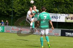 FC Gerolfing - SV Erlbach - Huber Stefan beim Kopfball (grün Gerolfing) - Riedl Christoph (weiss beim Kopfball Erlbach) - Kubicek Andrej (#7 grün Gerolfing) - Foto: Jürgen Meyer