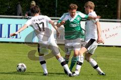 FC Gerolfing - SV Erlbach - Huber Stefan (grün Gerolfing) -  Salzinger Simon (#17 Erlbach) - Foto: Jürgen Meyer