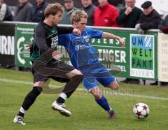 TSV Mailing - SV Karlshuld - Simon Zeppenfeld rechts flankt und Florian Walter stört