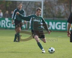 FC Gerolfing - FT Starnberg 09 - Florian Eck mit einem weiten Ball nach vorne