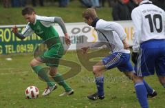 SV Manching - TSV Oberhaunstadt - Wolfgang Fries rechts verfolgt Fabian Burchard