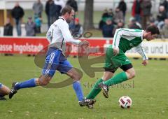 SV Manching - TSV Oberhaunstadt - links Andreas Eichiner verfolgt Stürmer Christian Hagemann