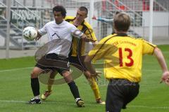 Relegation - TSV Lichtenau - TSV Altmannstein - 1:2 - links Bechir Bahba kämpft sich zum Tor
