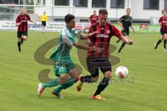 FC Gerolfing gegen SV Raisting Landesliga Süd-West Anikin Benjamin verliert den Ball an seinen Gegenspieler - Foto: Jürgen Meyer