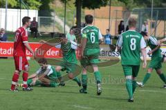 Kreisklasse - SV Manching II - TSV Hohenwart - Ferdinand Heissler mitte zieht ab zum Siegtor 2:1 und liegt danach erschöpft am Boden und wird gefeiert