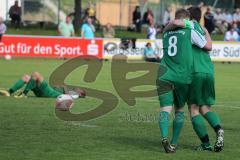 Kreisklasse - SV Manching II - TSV Hohenwart - Ferdinand Heissler mitte zieht ab zum Siegtor 2:1 und liegt danach erschöpft am Boden