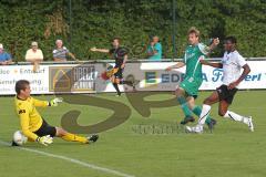 Verbandspokal - FC Gerolfing - BC Aichach - Steffen Schneider scheitert knapp an Torwart Michael Lutz
