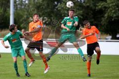 VFB Friedrichshofen - VFB Eichstätt II - Zehentmeier Stefan (grün Eichstätt) Blabl Bastian (links orange Friedr.hofen) - Foto: Jürgen Meyer