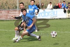 Kreisliga - TSV Etting - VfB Friedrichshofen - Fabian Kastenhuber (TSV) stürmt zum Tor, hinten Andrej Kubicek kommt nicht ran