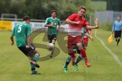 Bezirksliga - TSV Kösching - SV Karlshuld - links 5 (SV) Christopher Naeder und rechts Simon Kempa (TSV)