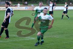 Landesliga 2015/16 - SV Manching - TSV Eching - Mario Chiaradia #10 grün Manching schiesst den 1:1 Ausgleichstreffer - Foto: Jürgen Meyer