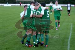 Landesliga 2015/16 - SV Manching - TSV Eching - Mario Chiaradia #10 grün Manching schiesst den 1:1 Ausgleichstreffer -Azad El-Mahmod #5 grün Manching -  Foto: Jürgen Meyer