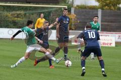 Landesliga Südost 2015/2016 - SV Manching - TuS Holzkirchen - links Lukas Keßler (TuS), mitte Maximilian Gruber (SV) startet durch, rechts wartet Mario Chiaradia (10 SV)