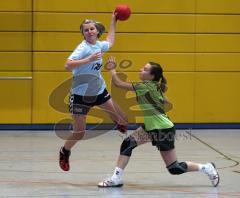 Handball Jun.Damen - HG Ingolstadt - DJK Ingolstadt - Stephanie Rahm wird am Wurf gehindert