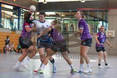 Bezirksoberliga Frauen- Saison 2026/27 - HC Donau/Paar- SpVgg Altenerding - Geier Sahra weiss HC Donau/Paar - Kaiser Verena links Altenerding - Bäumler Denise rechts lila Altenerding  - Foto: Meyer Jürgen
