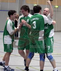 Handball HG Ingolstadt - TSV Mainburg 05.04.08 - wer verliert steigt ab - Ingolstadt siegt und alle fallen sich in die Arme