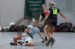 Damen Handball - HG Ingolstadt - MTV Pfaffenhofen - Melanie Pöschmann im Angriff wird unsanft gestoppt